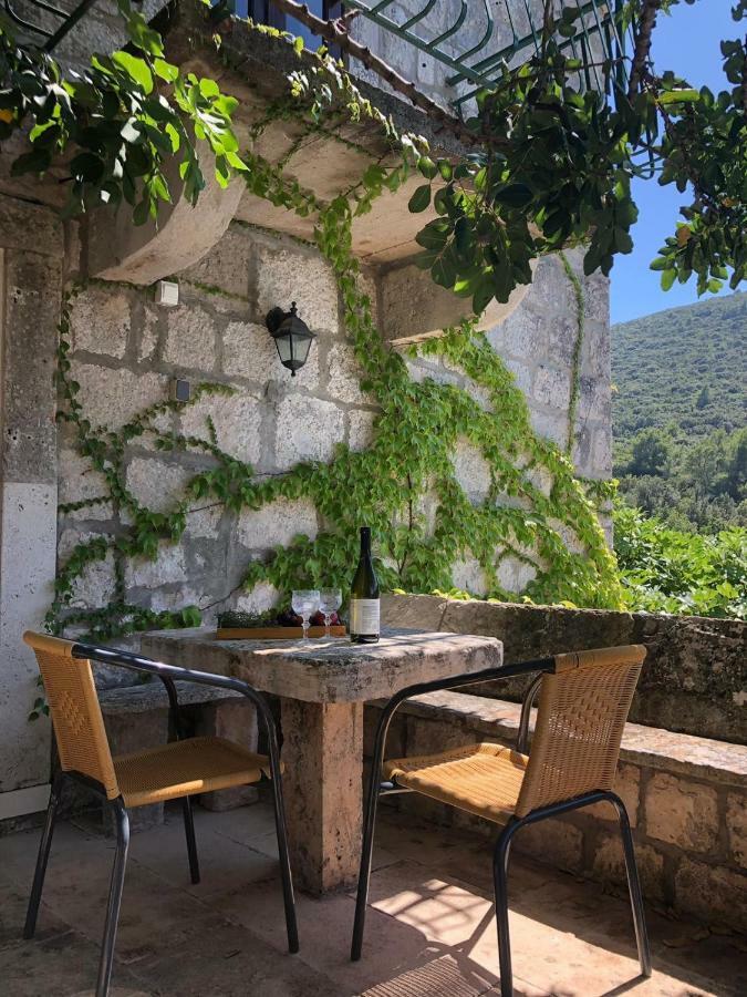 Holiday Home Villa Kastel Zrnovo Екстер'єр фото